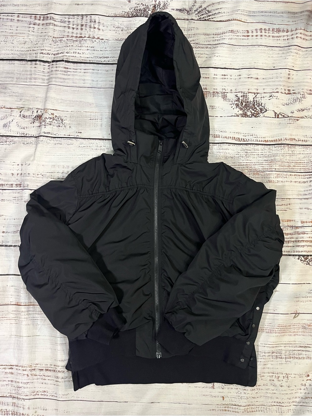 Athleta Women’s Point Reyes Bomber II Hooded Crop jacket Size L Black
